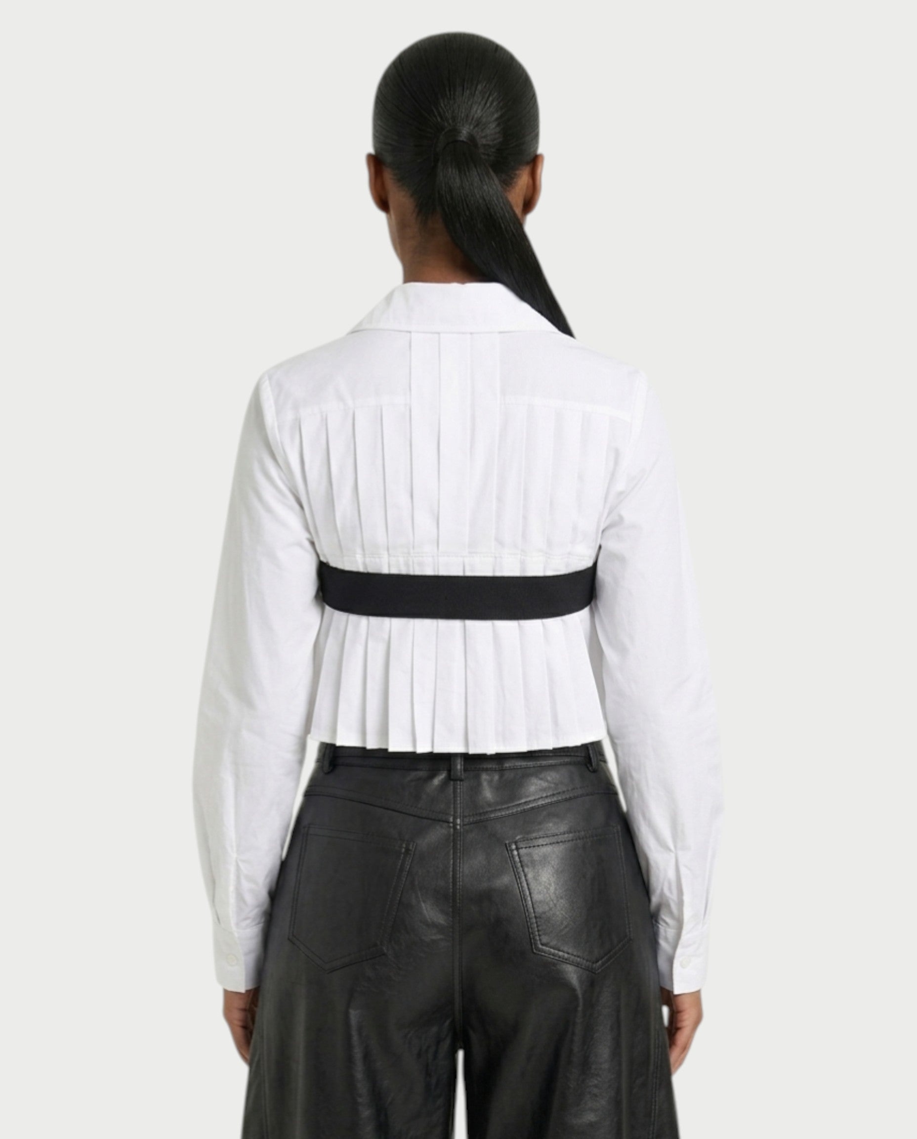 UNELLA Bow Pleated Cropped Shirt