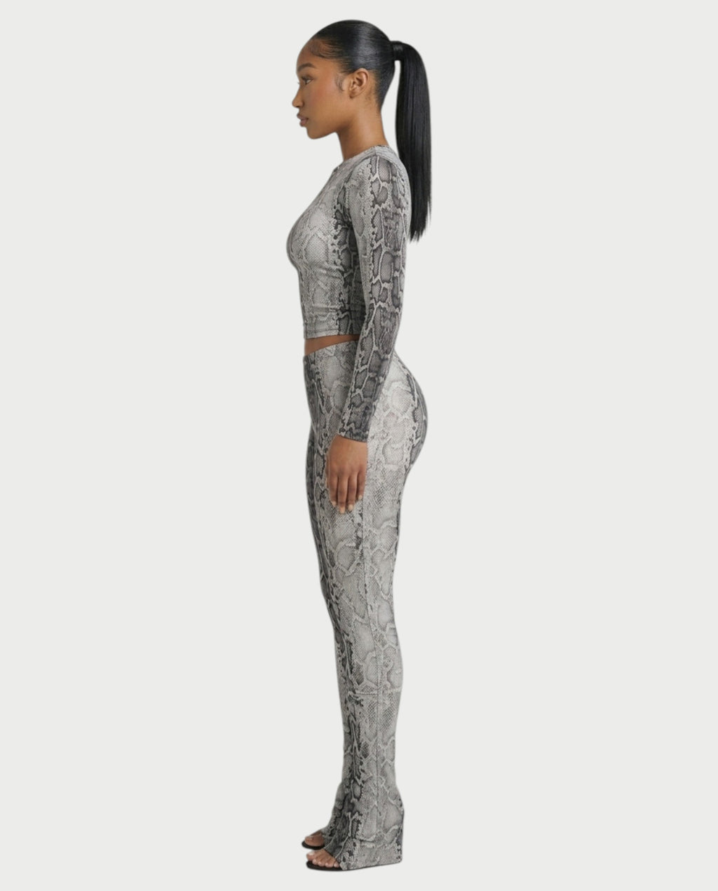 SURIVA Snakeskin Long Sleeve Top & Flared Legging Set