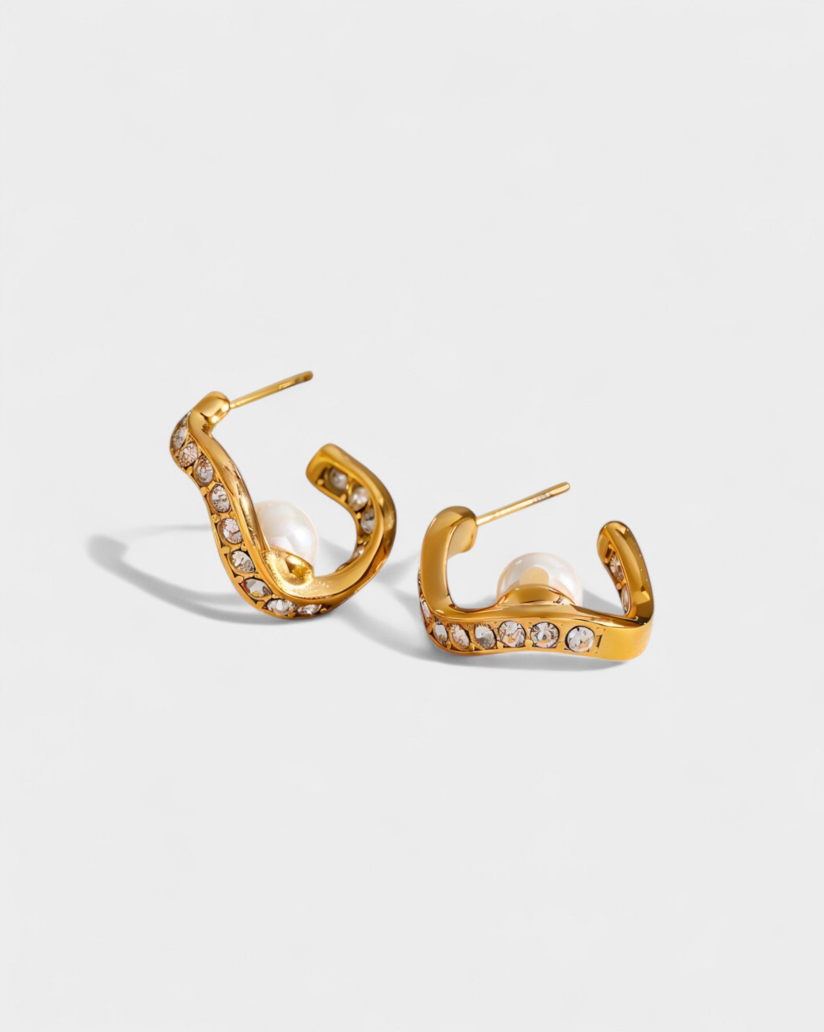 Curve Crystal Pearl Earrings