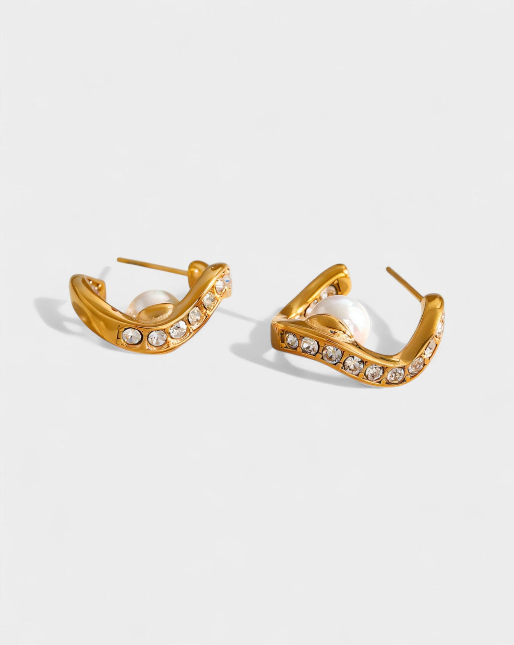 Curve Crystal Pearl Earrings