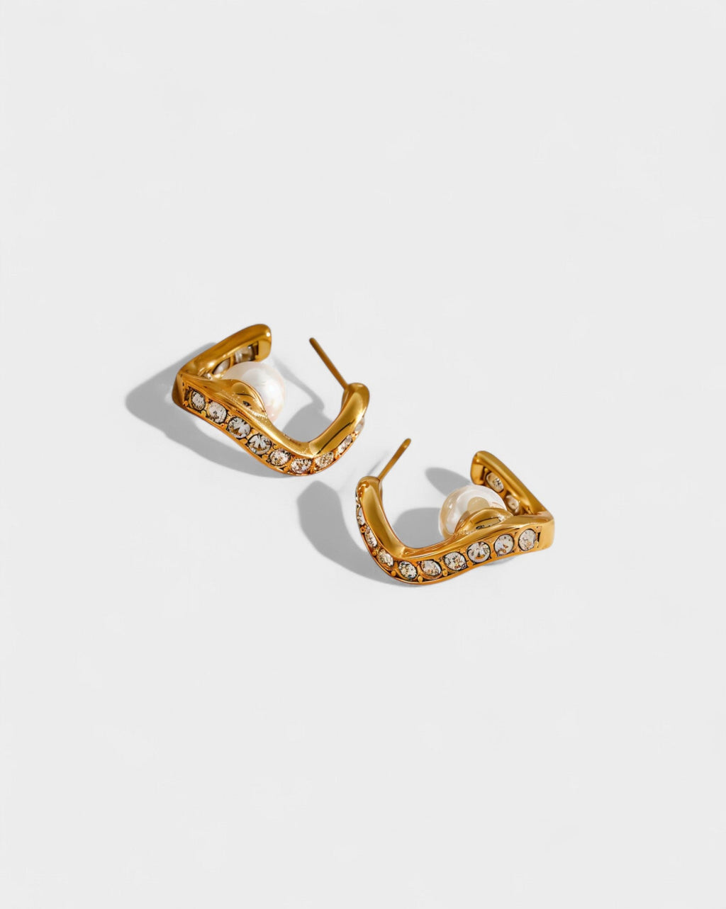 Curve Crystal Pearl Earrings